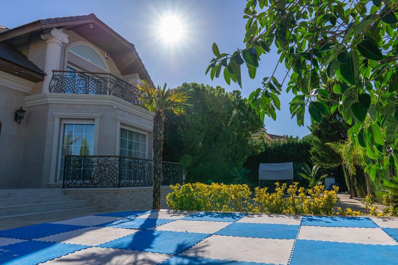 5 bedroom Villa for sale