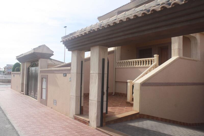 Townhouse for sale in Los Altos, Alicante