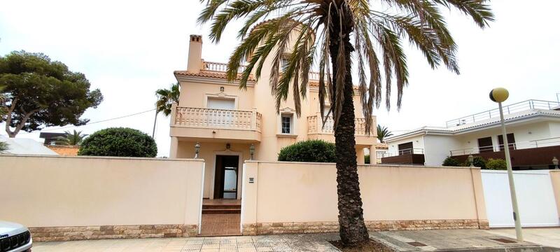 Villa en venta en Cabo Roig, Alicante