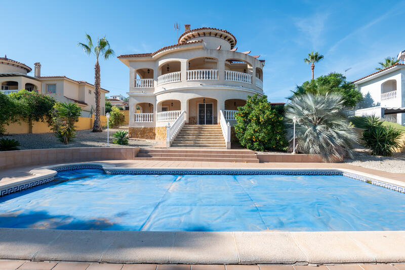 Villa en venta en Algorfa, Alicante