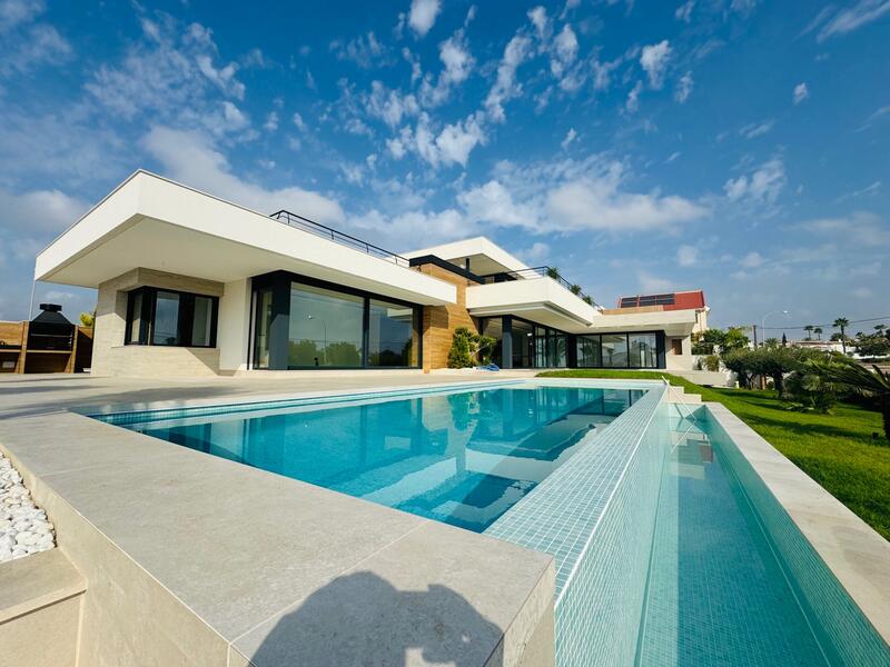 Villa for sale in Ciudad Quesada, Alicante