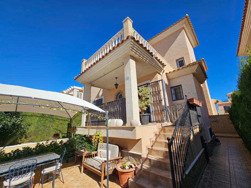 Villa en venta en Los Altos, Alicante