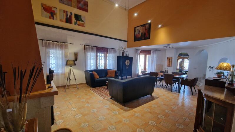 4 bedroom Villa for sale