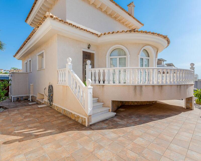 5 bedroom Villa for sale