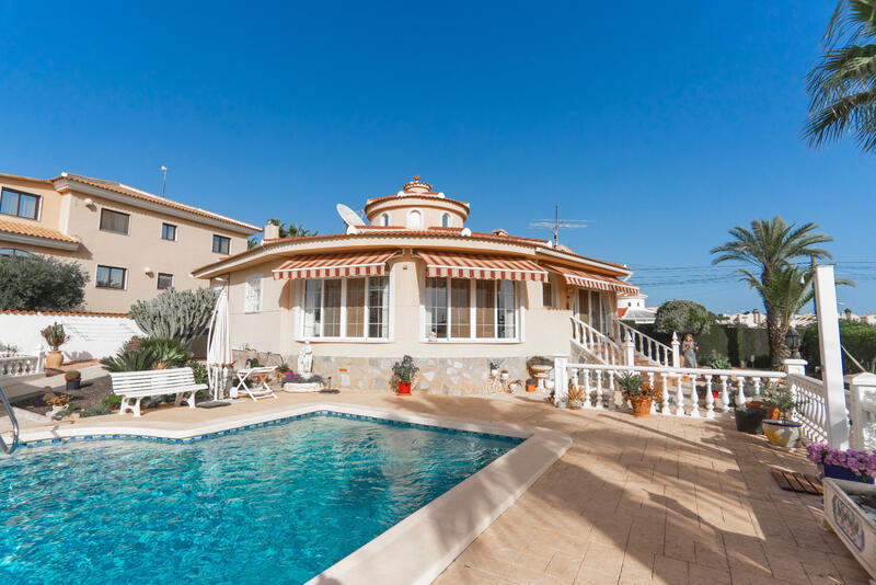 5 bedroom Villa for sale