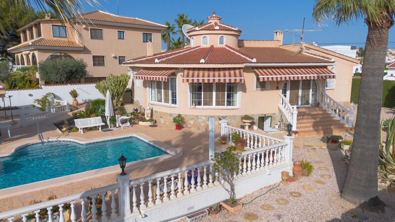 5 bedroom Villa for sale