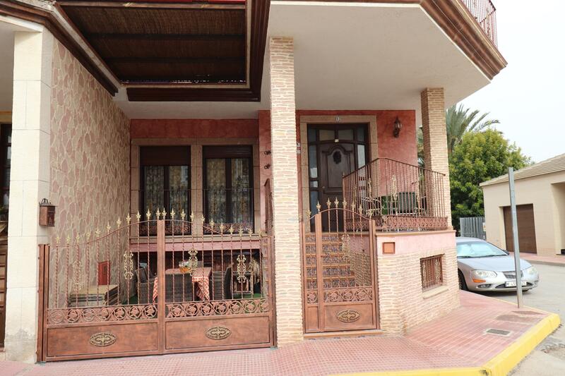 6 Cuarto Villa en venta