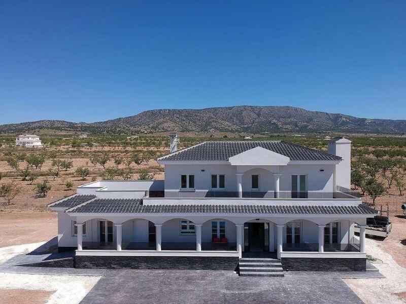 Villa Te koop in Pinoso, Alicante