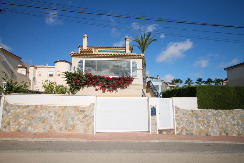 3 Cuarto Villa en venta