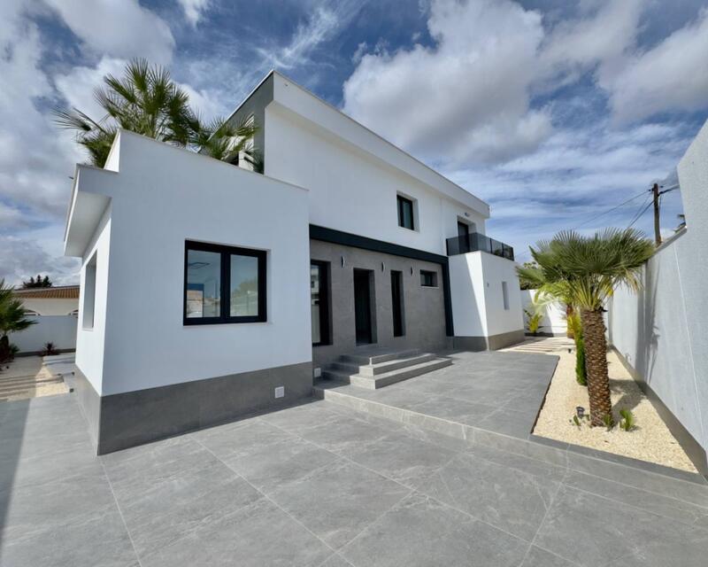 4 Cuarto Villa en venta