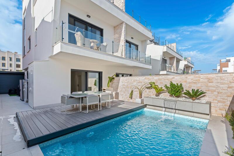 Villa for sale in Guardamar del Segura, Alicante