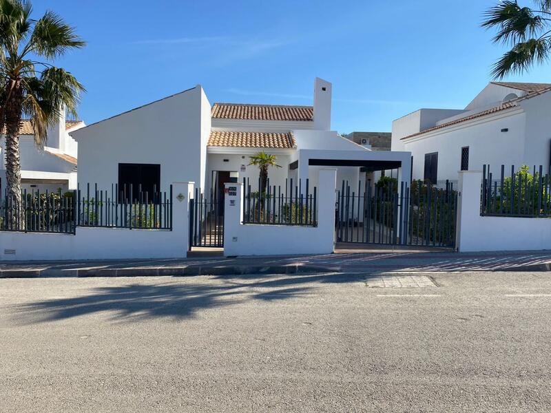 Villa til salg i Algorfa, Alicante