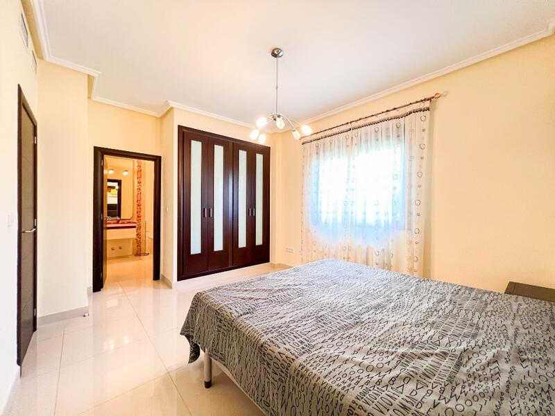 4 bedroom Villa for sale