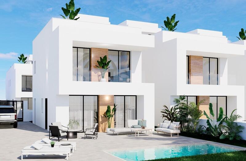 Villa en venta en La Zenia, Alicante