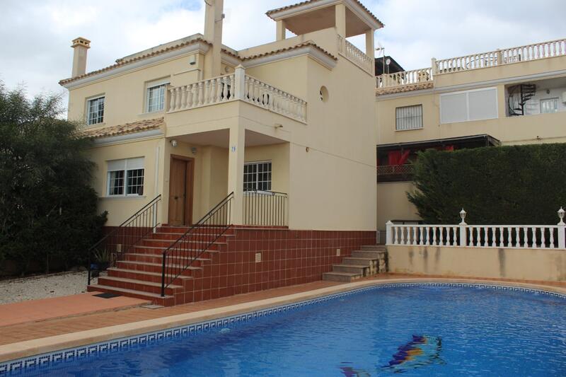 Villa for sale in Algorfa, Alicante