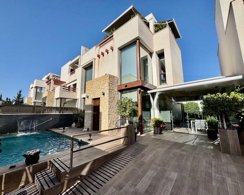 Villa for sale in Ciudad Quesada, Alicante