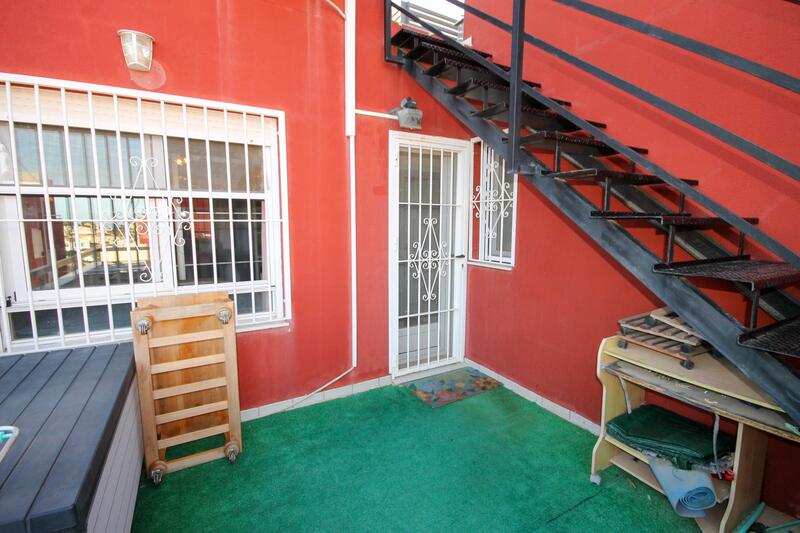 2 bedroom Townhouse for sale