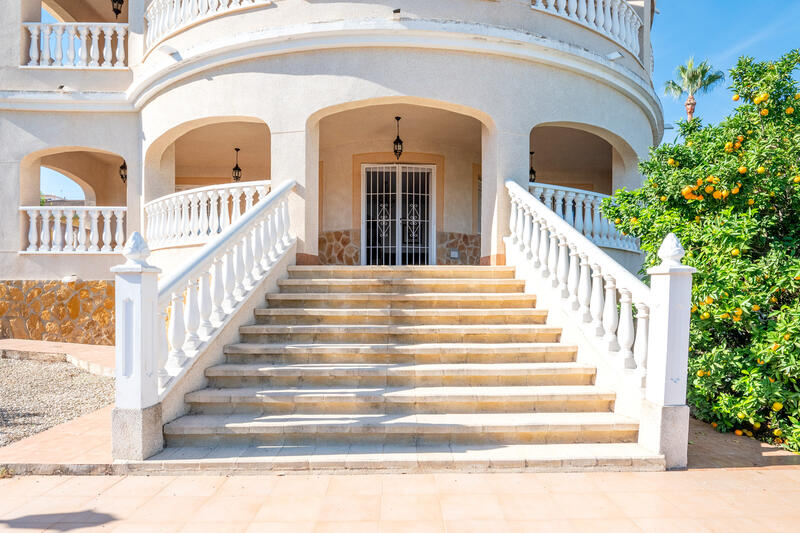 4 Schlafzimmer Villa zu verkaufen