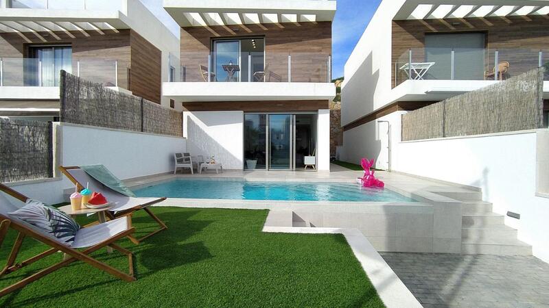 Villa en venta en Villamartin, Alicante