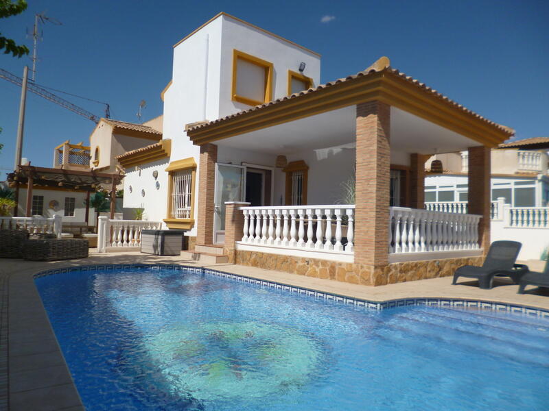 Villa Te koop in Pilar de la Horadada, Alicante