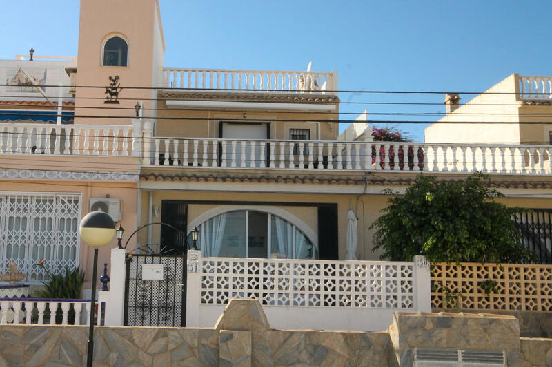 Stadthaus zu verkaufen in Villamartin, Alicante