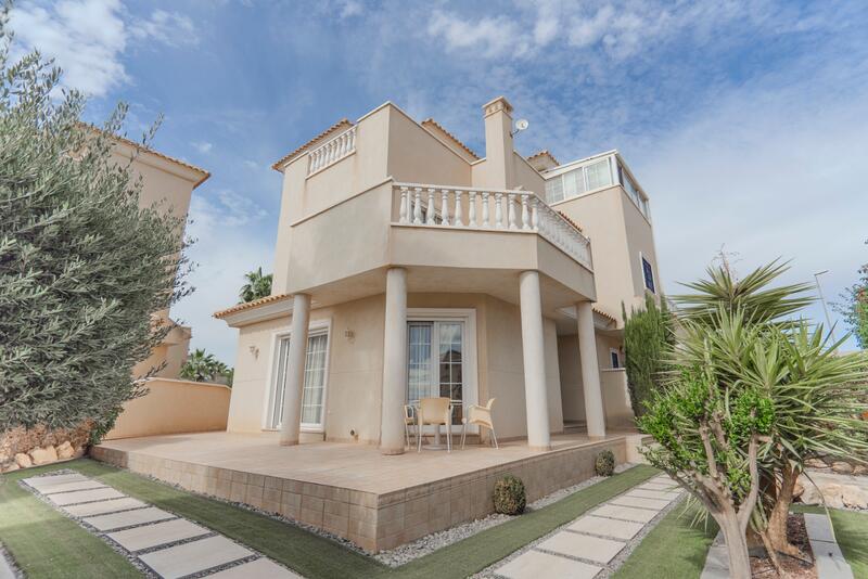 Villa for sale in Guardamar del Segura, Alicante