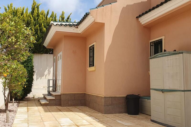 4 Cuarto Villa en venta