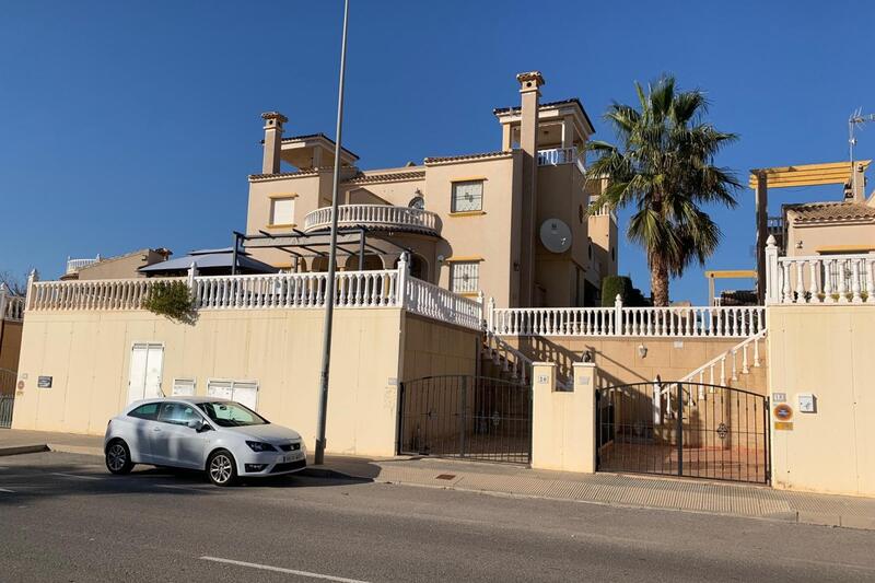 Townhouse for sale in Guardamar del Segura, Alicante