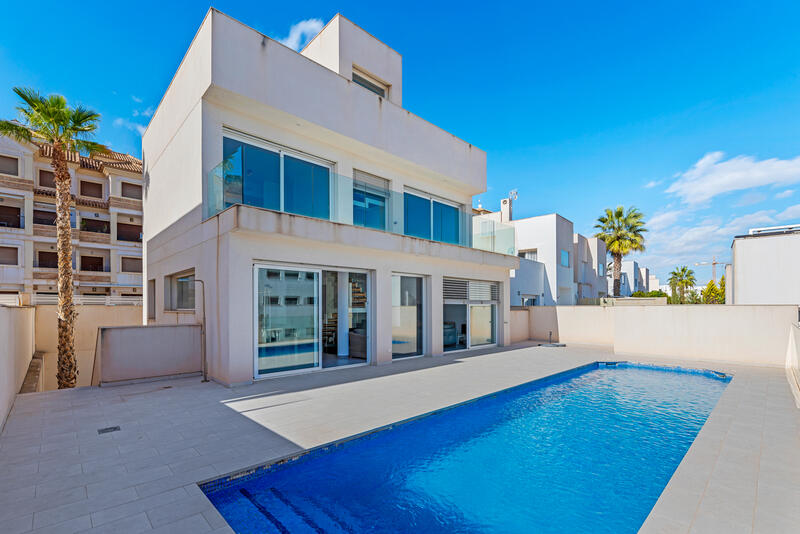 Villa Te koop in Guardamar del Segura, Alicante