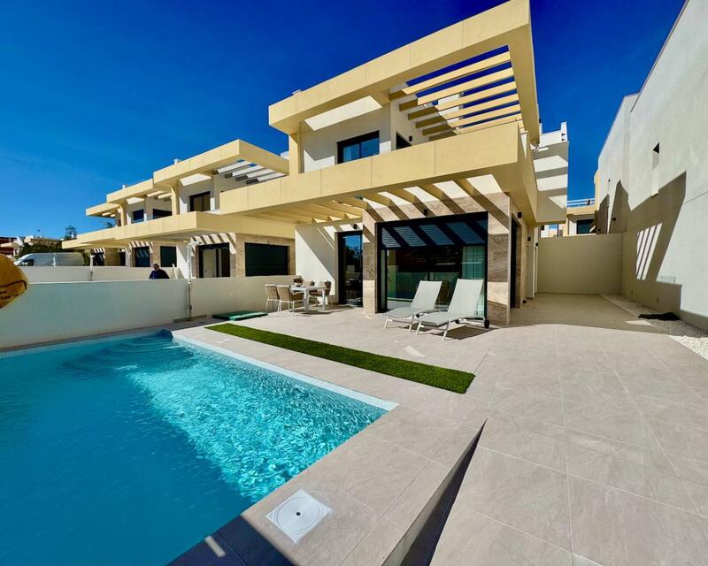 Villa for sale in Los Montesinos, Alicante