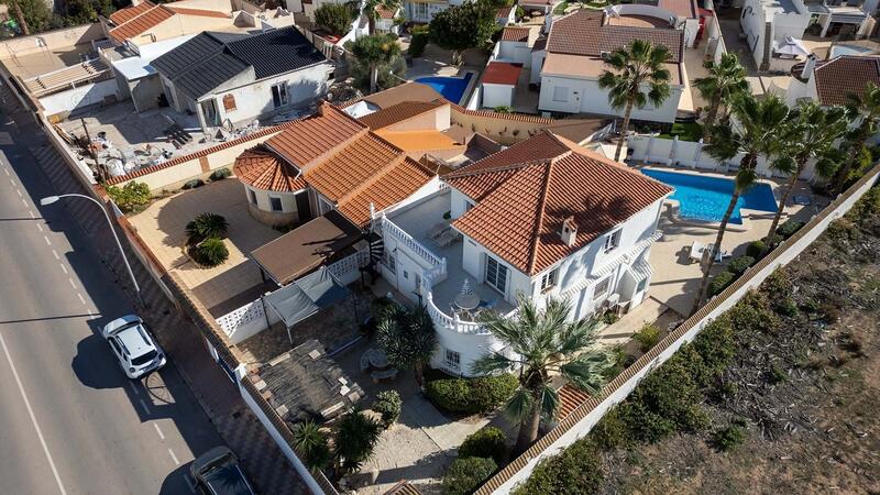 Villa for sale in Torrevieja, Alicante