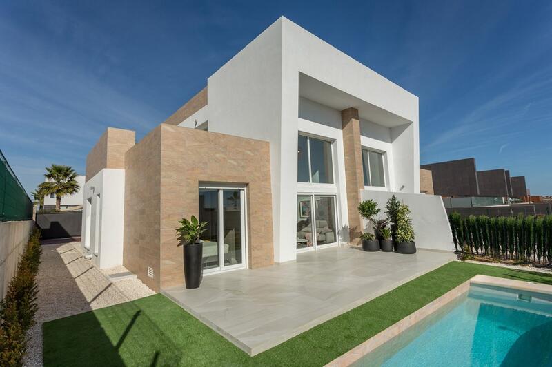 Villa en venta en Algorfa, Alicante