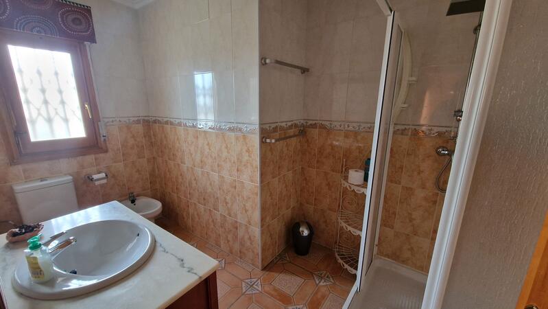 4 Cuarto Villa en venta