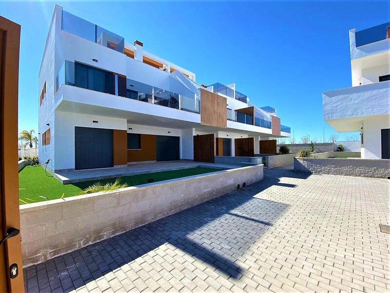 квартира продается в Pilar de la Horadada, Alicante