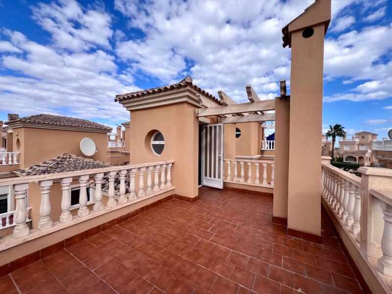 2 Cuarto Villa en venta