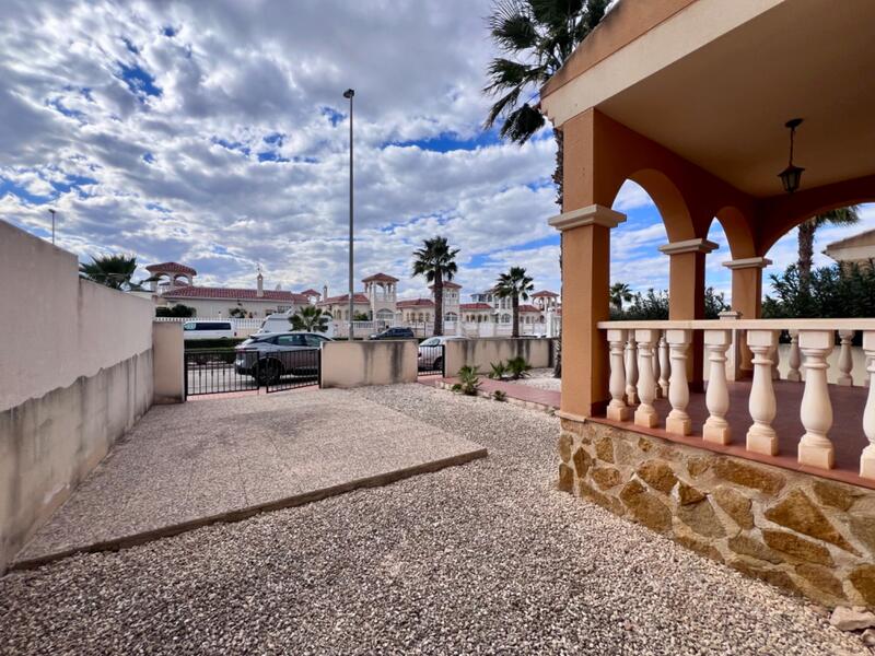 2 Cuarto Villa en venta