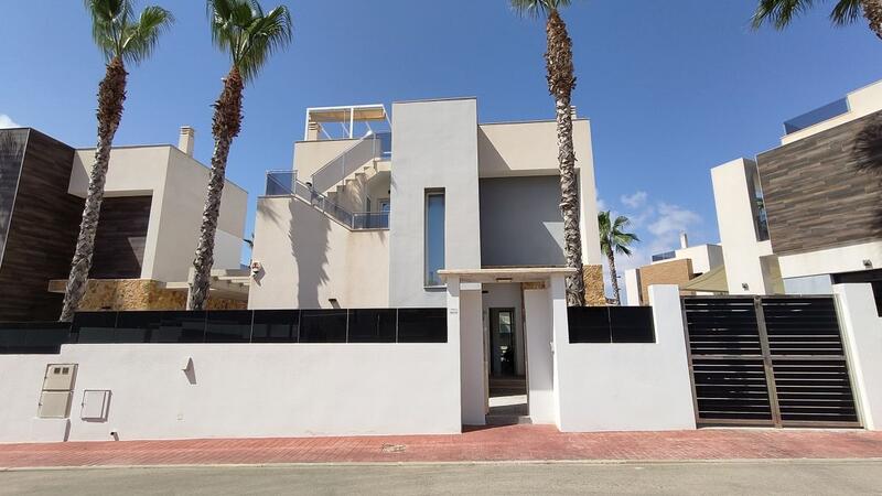 3 Cuarto Villa en venta