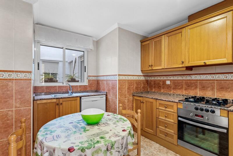 4 bedroom Apartment for sale