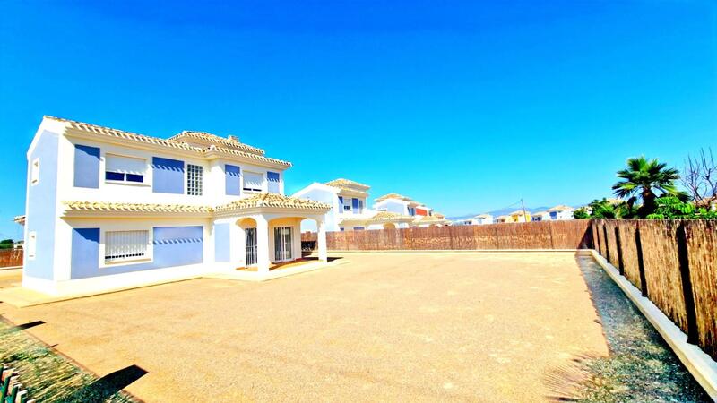 3 Cuarto Villa en venta