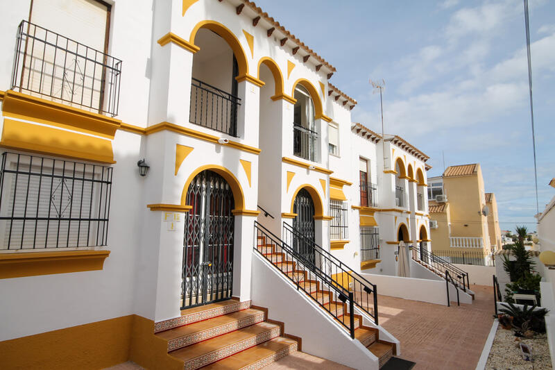 Apartment for sale in Villamartin, Alicante