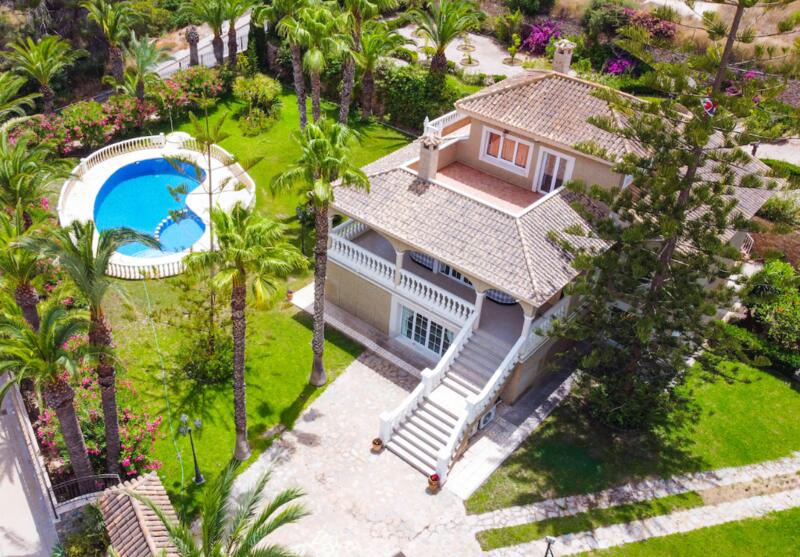 Villa en venta en Villamartin, Alicante