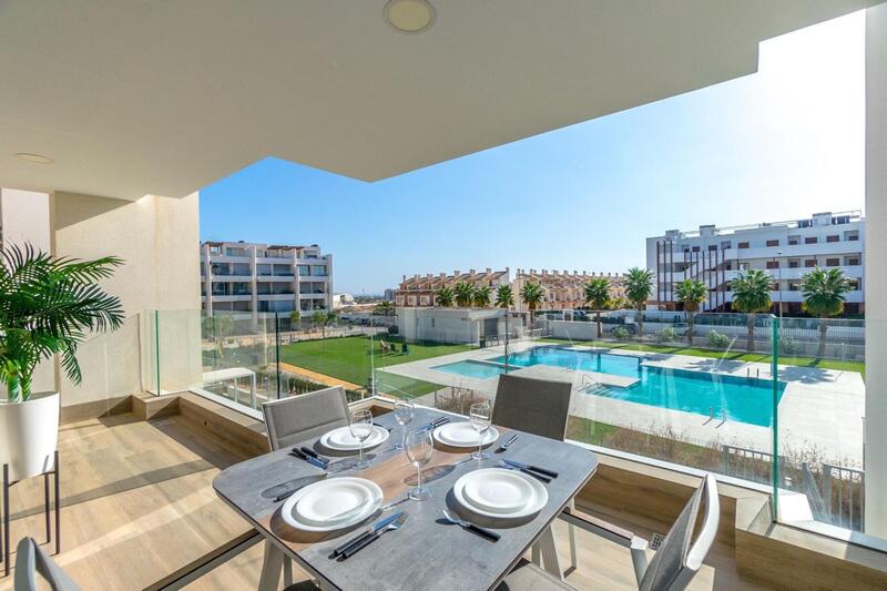 Apartamento en venta en Villamartin, Alicante