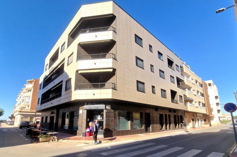 Apartamento en venta en Torrevieja, Alicante