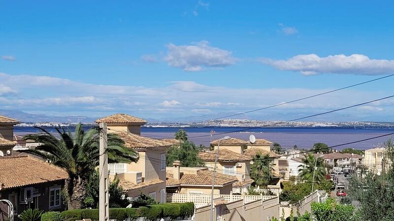 Townhouse for sale in Los Balcones, Alicante