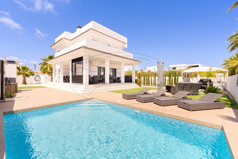 3 bedroom Villa for sale