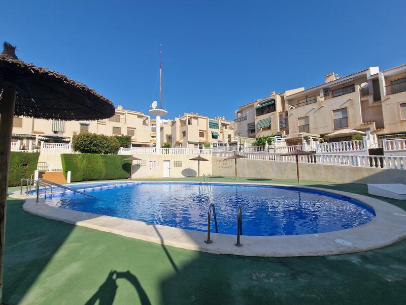 Villa for sale in Guardamar del Segura, Alicante