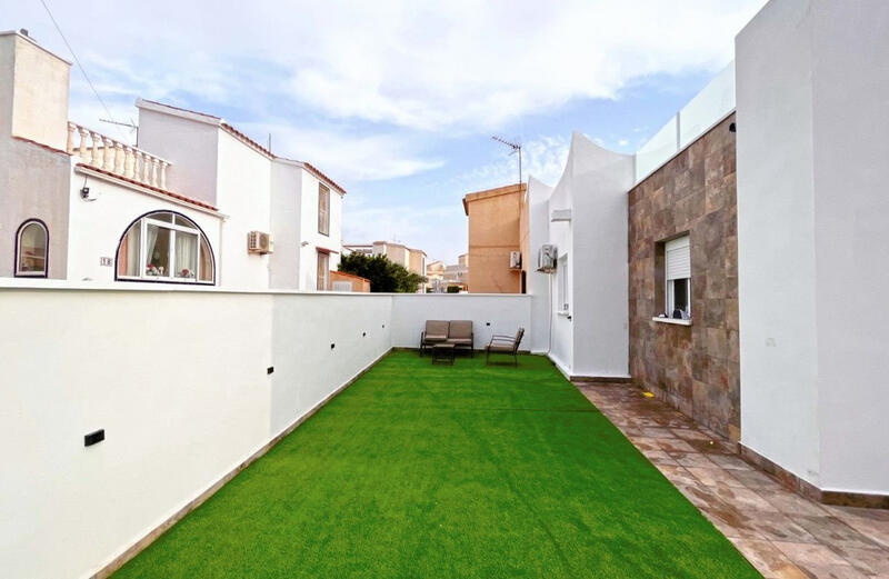 2 Cuarto Villa en venta