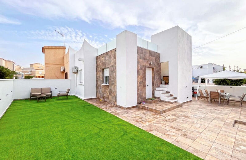 2 Cuarto Villa en venta