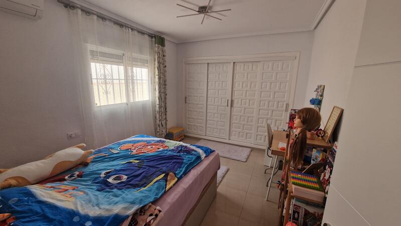 4 Cuarto Villa en venta