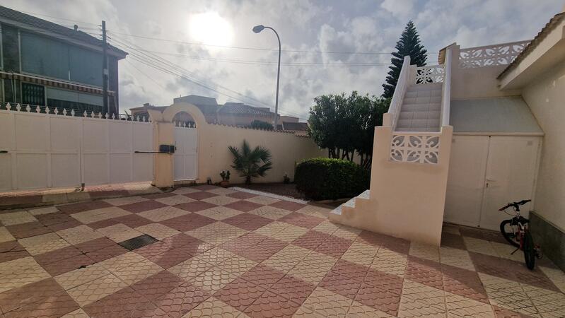 4 Cuarto Villa en venta